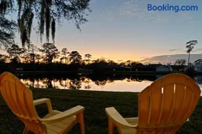 Waterfront - Private Pool - Pet Friendly - Image 1