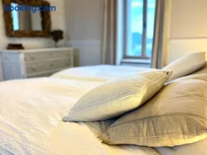 Nouveau, pieds dans leau, jacuzzi, pétanque, karaoké, 15 personnes - Image 1
