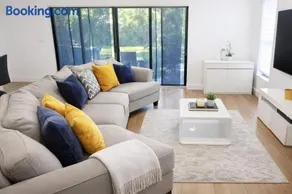 Enjoy our brand new home close to Hollywood in Hallandale Beach! - Image 4