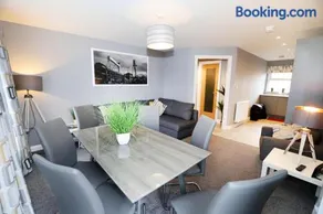 Harbour View City Centre Apartment - Image 2