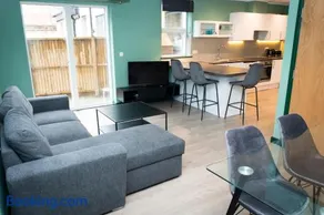 Spacious Clapham Apartments - Image 1