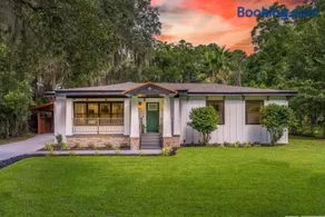 Savannah Luxe -Htd Pool, Ht Tub, Mini Golf, Firepit - Image 1