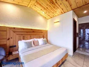 Living On The Edge Mussoorie A Luxury Stay with Rooftop Cafe - Image 2