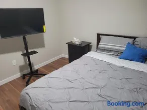 Private 2 bedroom suite close to everything! - Image 3