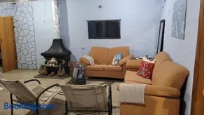 Casa de sítio com piscina coberta, sala de jogos e fogão a lenha - Image 2