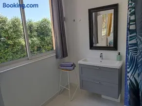 Studio with garden and pool - Image 5