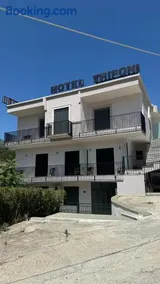 Hotel Trifoni - Image 2