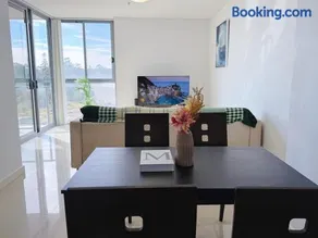 Luxury 1BR Escape in Heart of Parramatta - Image 1