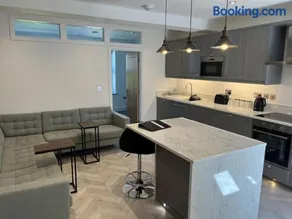 Jester Court - 2 bed apartment in the Centre of Windermere Village - FREE off-site Health Club access with Pool, Sauna, Steam Room & Gym - Image 1