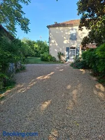 La Glycine, Maison au calme avec jardin, Fibre Wi-Fi, 20 min des plages, Parking privé - Image 1