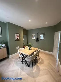 The Music House - Cosy retreat with Vinyl & Vibes - Image 1