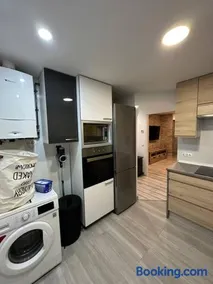 Cozy 1-Bedroom Apartment - Image 2