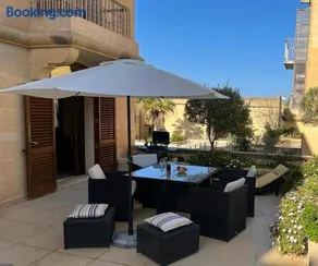 Poolside Luxury Apartment with Patio 11A3S - Image 1
