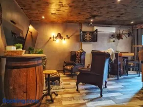The Pub - Unique & Authentic Experience - Free Parking!, 5 minutes from Airbus and The Mall Cribbs - Image 2