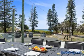 Beachfront at Buddina with Heated Pool & Sea Views - Image 3