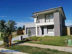 MaraylyaBox hillGables Specious 5Br Sweet House - Image 2
