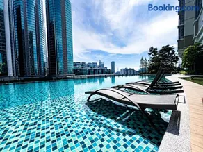 Premier Stay KL - Bangsar South - King Bed - Work Space - Near LRT, VE, Conexxion - Image 3
