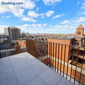 Boleyn Apartment in London - Image 3