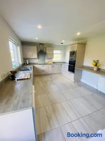 Valley Lodge 3 BR Retreat in Craigantlet Hills - Image 5