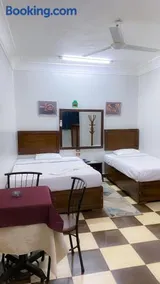 Dream Hotel - Image 2