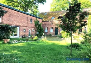 "Zur Alten Tabakscheune" in Buchholz an der Müritz mit großem Naturgarten - Image 1