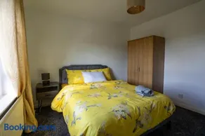 Charming 2BR Maisonette in Carlisle Center - Image 2