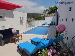 Villa More - Image 1