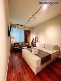 70 steps studio A, 50 meters from Dimokratias metro station - Image 1