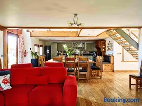 Oak Barn - Image 3