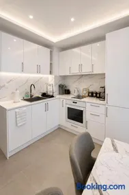 Sofia Luxury Apartment - Image 3
