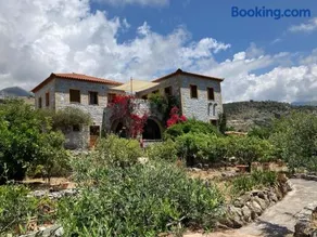Bright Cozy Home with Terrace, Garden & Sea View - Image 1
