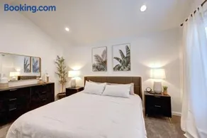 New Listing! 3 Bedroom with Hot Tub - Image 2