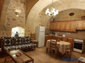 Charming house of character with pool and jacuzzi - Image 1