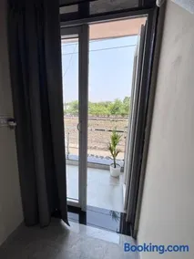Hotel Stayvilla Raipur - Image 1