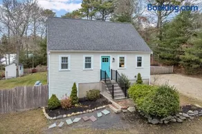Family-Friendly Home Near Beach with Fenced Yard , Fire Pit, Three Bedroom Plus Office make for Four Unique Sleeping Spaces, Pocasset Home Perfect for Families, Host up to 7, 24 Hr Hospitality - Image 2