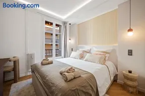 luxueux, spacieux dans le quartier du port - Image 3