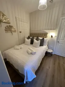 Romantic Georgian Hideaway in Central Bath - Image 3