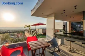 New Loft with Sky Bar and Pools - Image 1