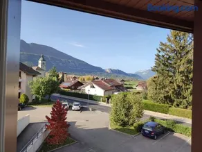 Appartement plein centre village, vue montagnes, proximité immédiate lac - Image 1