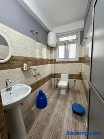 Nor's Kitchen & Homestay Dirang - Image 1
