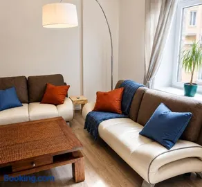 Old Town Hideaway - 3BR APT Sleeps 6 - for Groups & Families - Image 4