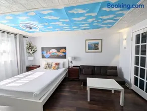 Cozy and Quiet Homestay with Private Bathroom - Image 3