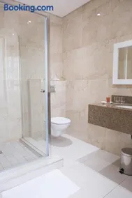 Britannia Hotel - Image 2