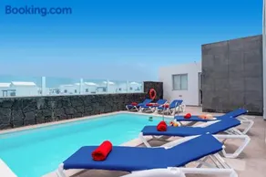 Village vacances avec internet haut débit, piscine et jardin | Vue ville - Image 4