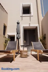 Casa di Famiglia Rhodes - Image 2