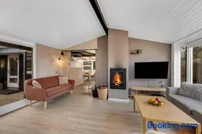 Holiday Home With 4 Bedrooms And Large Terrace With Wilderness Bath - Image 2