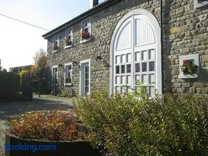 Family Retreat in a Green Setting in Waimes - Image 1
