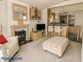 27 Lake View - Image 3