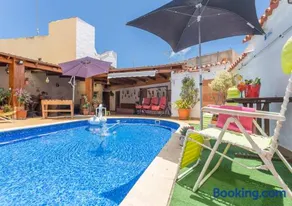 Villa Pilar con piscina privada, terraza y parking privado - Image 1