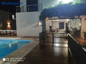Casa moderna no centro próxima a atrações turísticas - Image 5